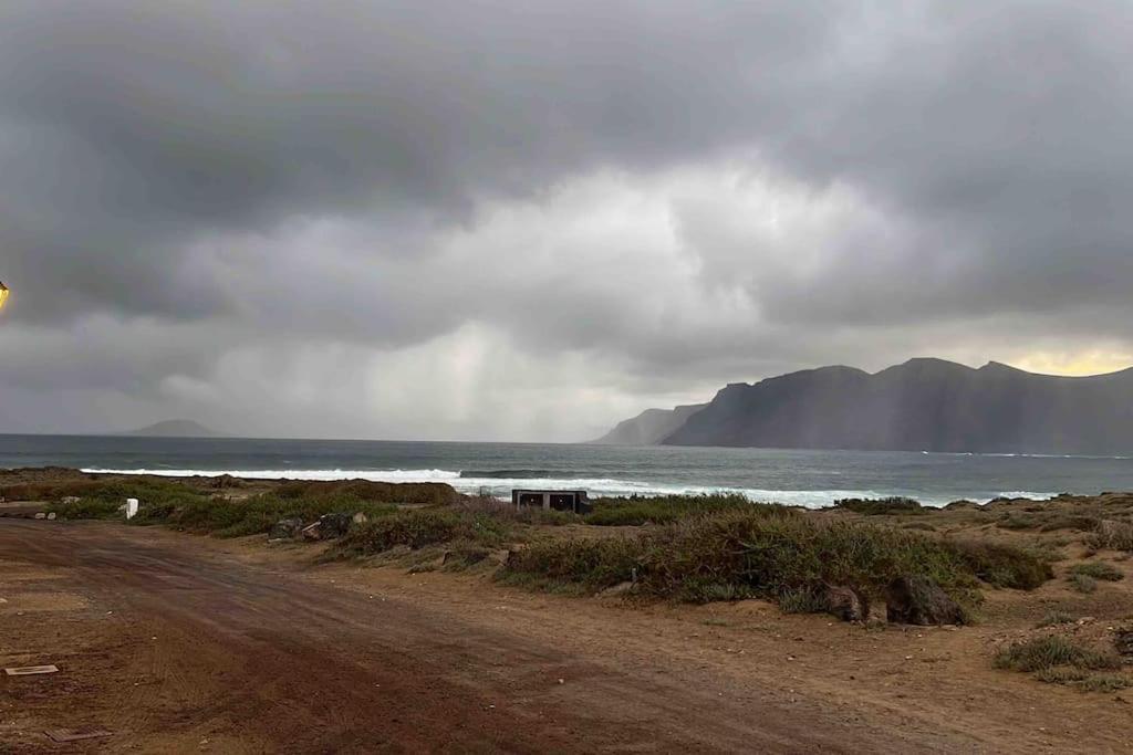 Famara, Apto. En Zona Tranquila A 200M Del Mar. Lejlighed Eksteriør billede